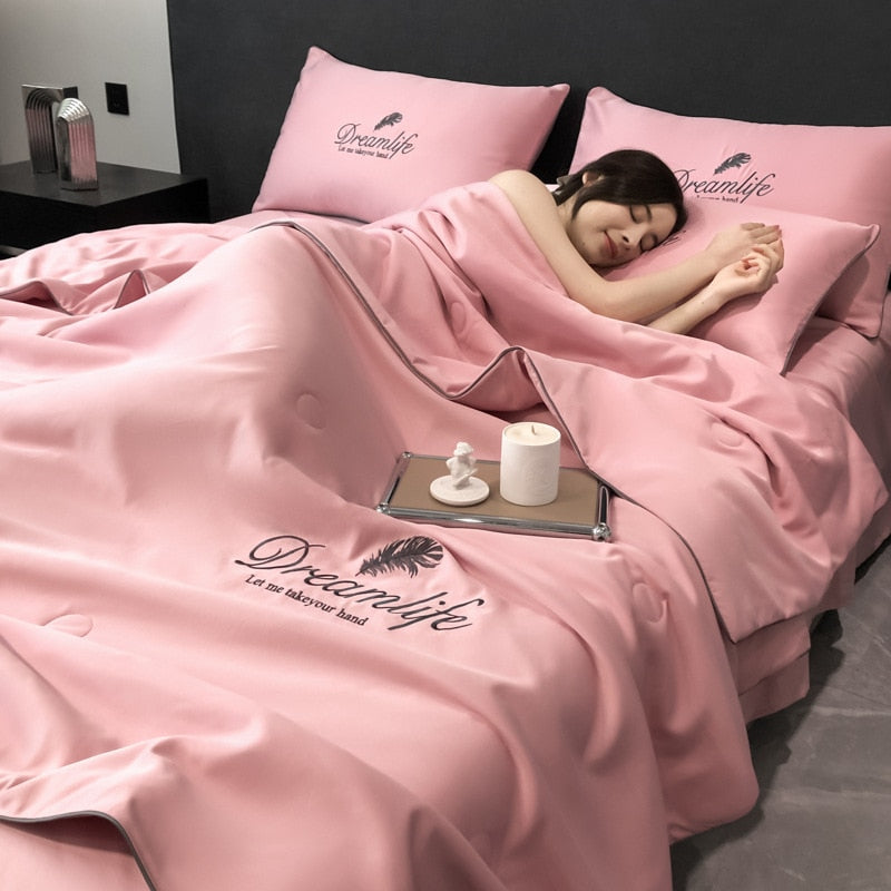 Fresh Green Summer Cool Blanket High-end Embroidery Quilting Queen Quilt Silky Breathable Ice Rayon Blankets Cooling Comforter