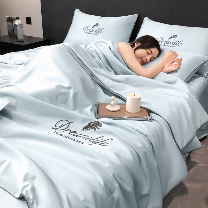 Fresh Green Summer Cool Blanket High-end Embroidery Quilting Queen Quilt Silky Breathable Ice Rayon Blankets Cooling Comforter